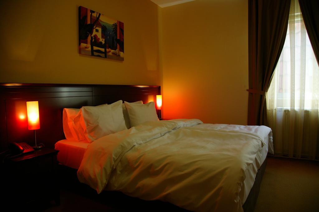 Garni Hotel Contact Belgrad Rum bild