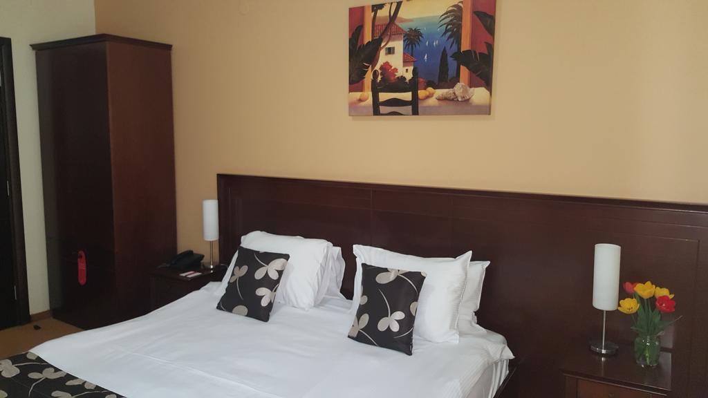 Garni Hotel Contact Belgrad Exteriör bild