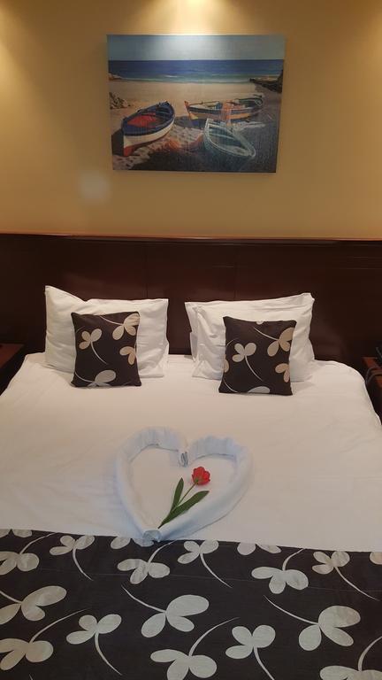 Garni Hotel Contact Belgrad Exteriör bild