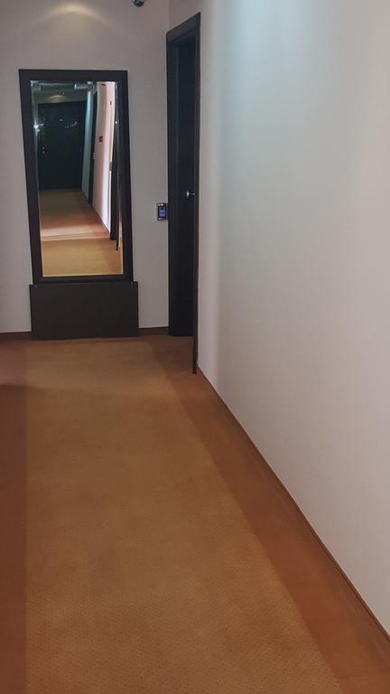 Garni Hotel Contact Belgrad Exteriör bild