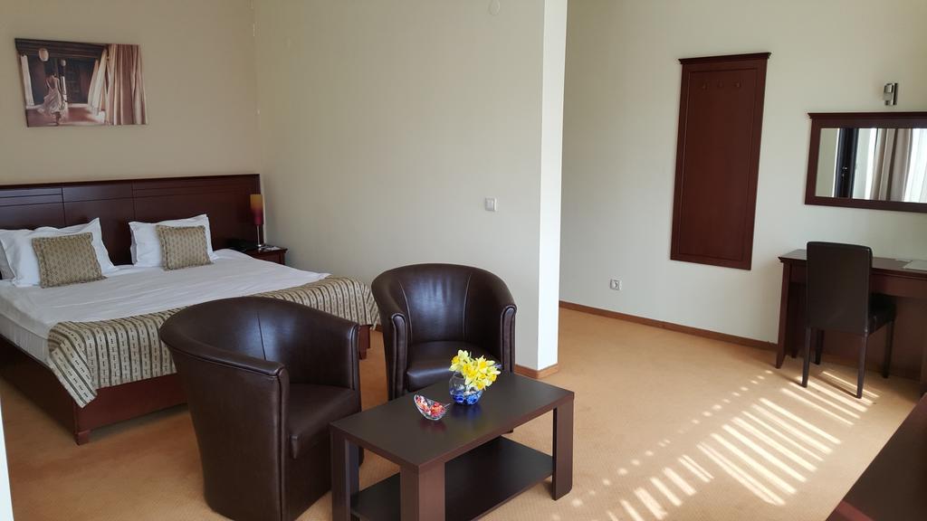 Garni Hotel Contact Belgrad Exteriör bild